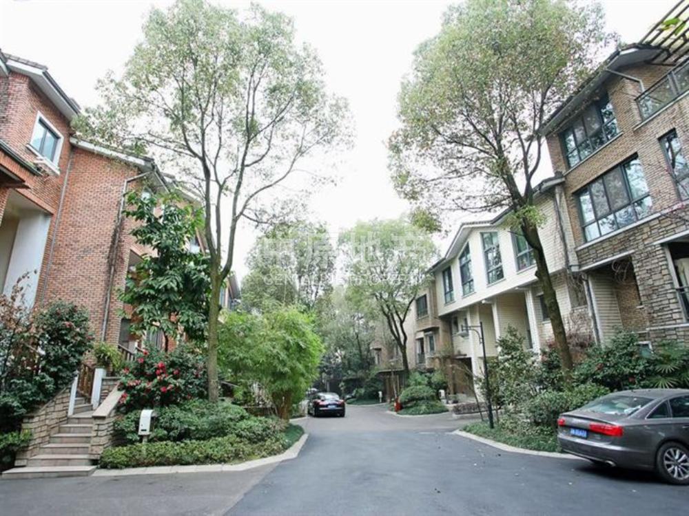 蓝湖郡东岸 东岸【蓝湖郡清水别墅 】重庆二手房-中原