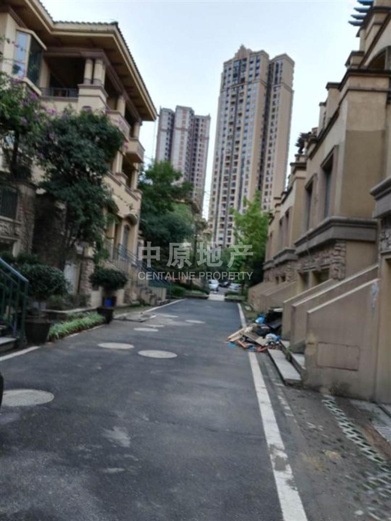国际家纺城绣墅双拼带车位出售